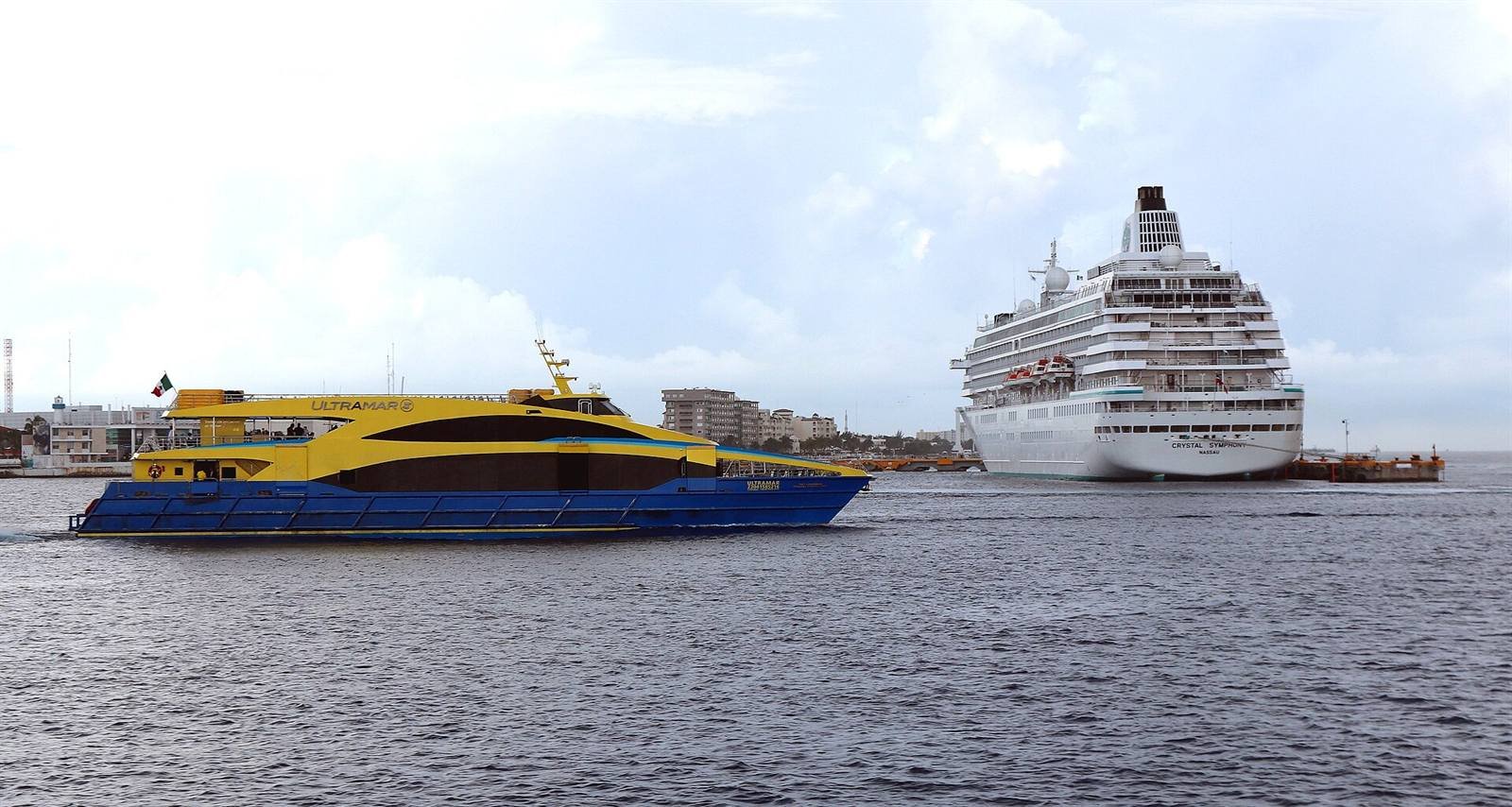 Ferry pour Cozumel · 0,9 km